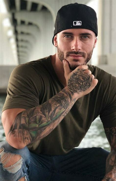 hombre muy tatuado|Las mejores 46 ideas de Hombres tatuados en 2024